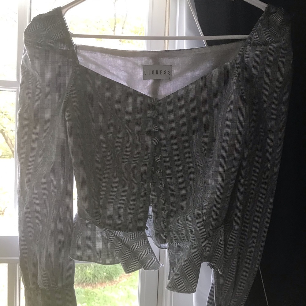 Lioness grey sweetheart blouse